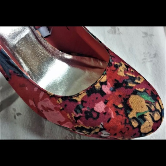 Xhilaration red floral platform stiletto - Picture 8 of 12